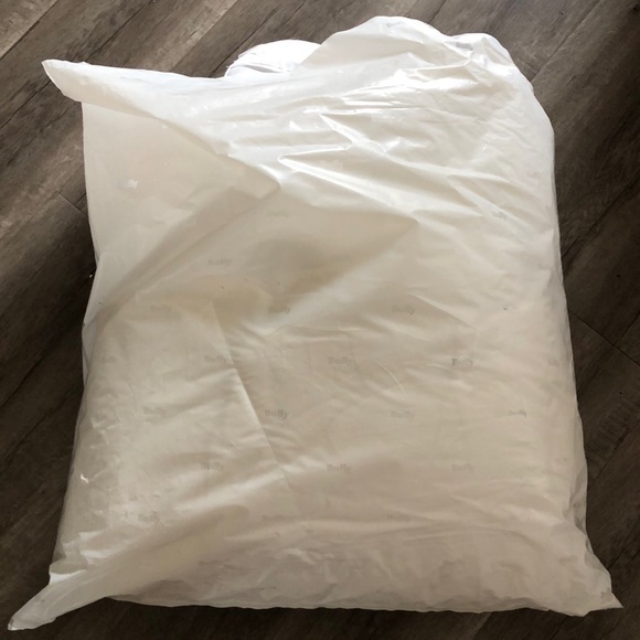 Buffy Cloud Comforter Full Queen White NWT - Picture 4 of 8